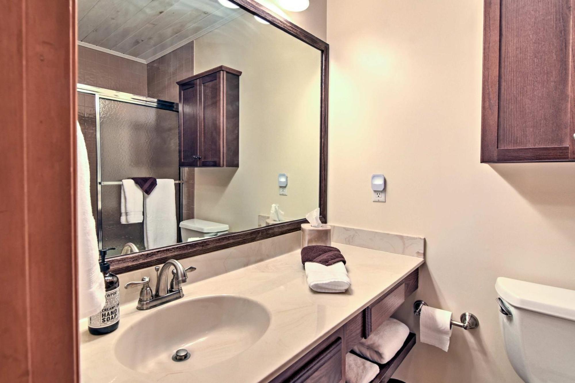Beech Mountain Condo With Balcony, Walk To Resort! Dış mekan fotoğraf